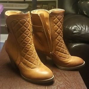 Used Good Condition Used Boots! - image 1